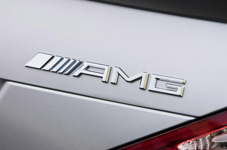  Mercedes-Benz SL63 AMG 2013 года  (фото 36 из 84)